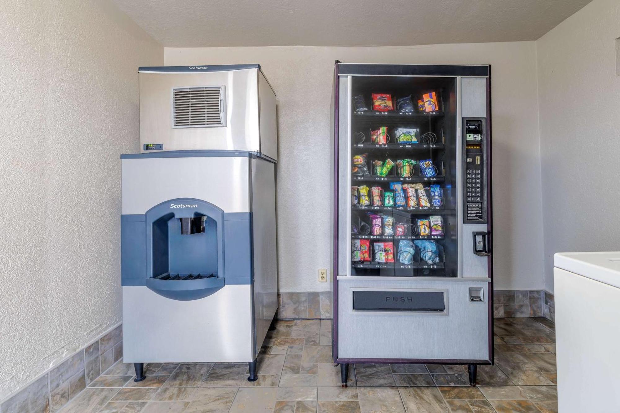 Motel 6-Brenham, Tx Екстер'єр фото